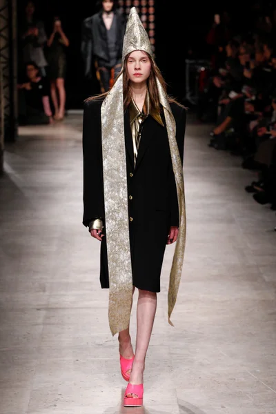 Look 35